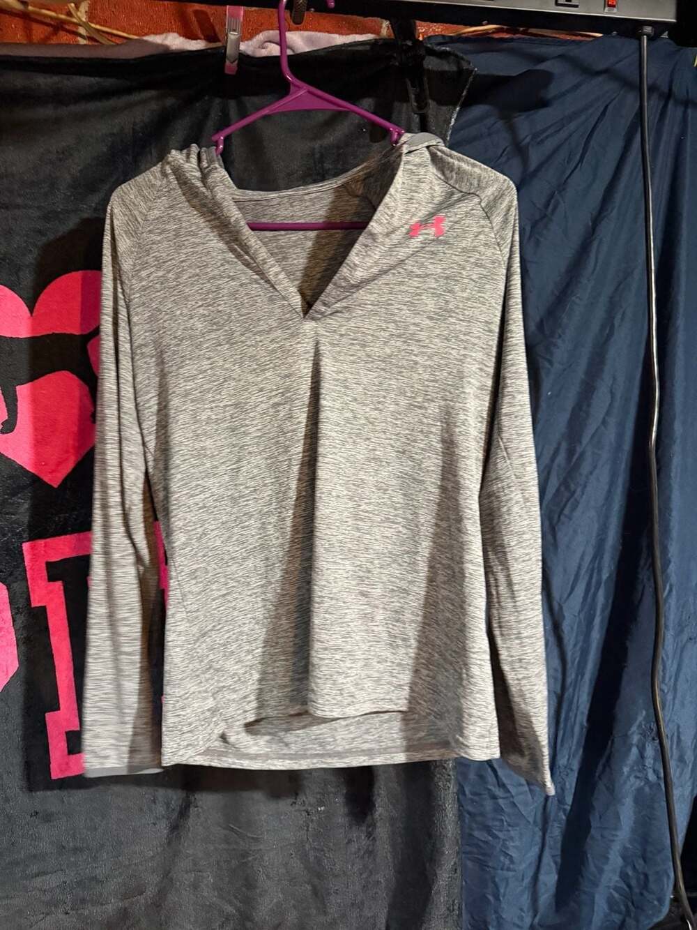 Under Armour Women's UA Tech Twist V-Neck Long Sleeve Hoodie Power Pink Ribbon